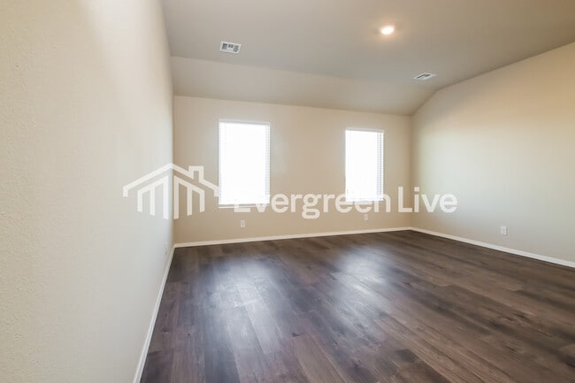 Photo - 1000 W Lawton Rd