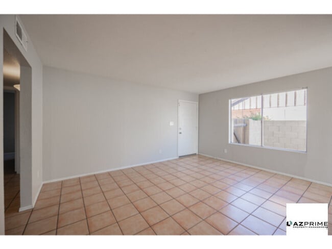 Photo - Exceptional 3/2 Tempe Townhouse - Modern C...