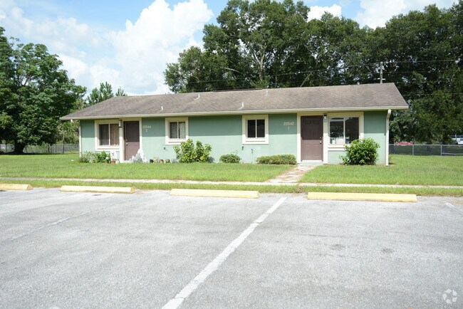 Cypress Manor Apartments For Rent in Dade City, FL