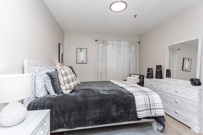 1BR, 1BA - 475SF - Bedroom