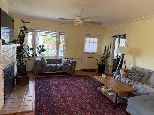 Photo - 588 S 15th St