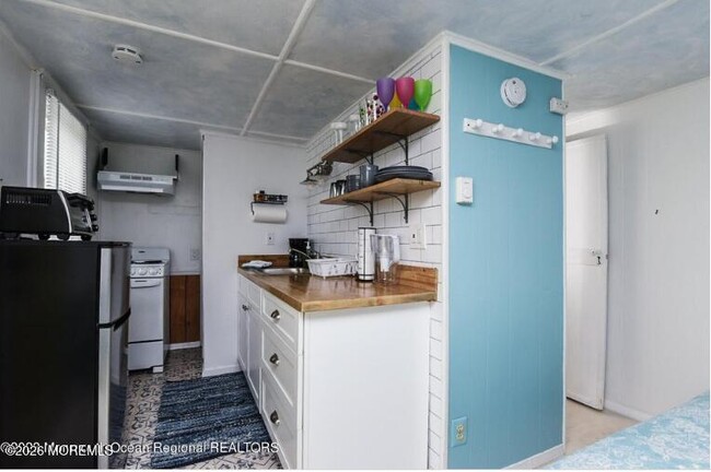 Photo - 30 Waterwitch Ave