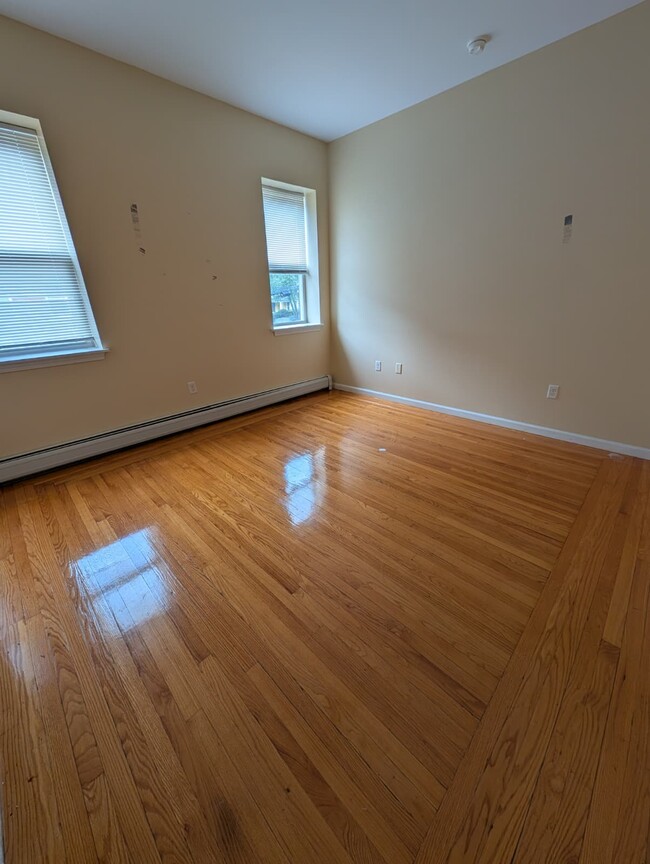 57 Hotchkiss St Unit 1E