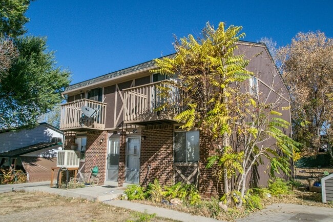 Photo - $1,695.95 - 2 Bed, 1 Bath Townhome In Denver with In Unit Laundry! Unidad 5450