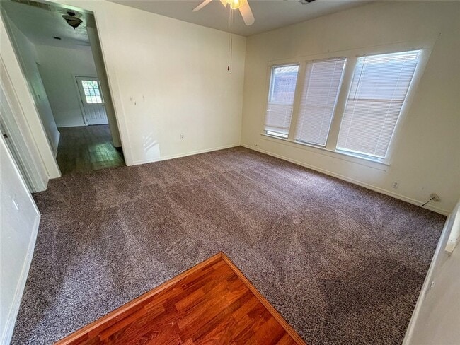 Photo - 907 W Fischer St