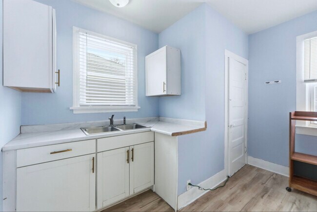 Photo - 1629 Sherman Blvd