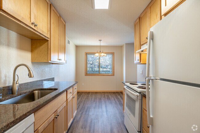 2BR, 1.5BA - 1,015SF - Kitchen