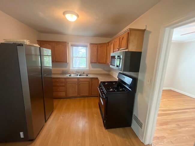 Photo - 3BR Duplex Midtown- June 1 move-in