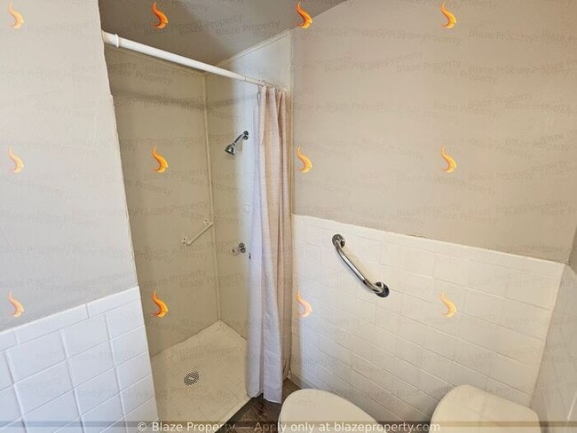 Building Photo - Move-In Ready! Renovated Efficiencies & 1-... Rental