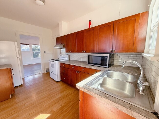 Photo - 3 & 4 Bedroom Units Just Steps from WWU Unit #A
