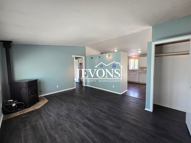 Photo - 4-bedroom single-family home with 1 fenced...