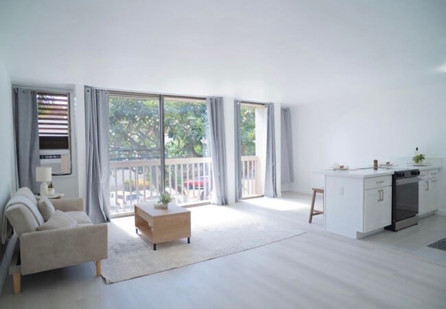 Photo - Island Style Living at Its Best! 2/1/1 in Makaha