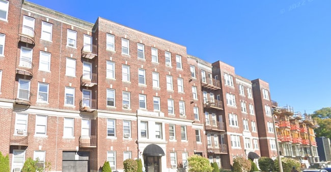 Building Photo - 135 Washington St Rental