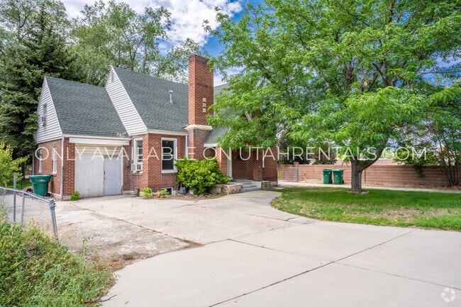 Building Photo - 40 E State St Rental