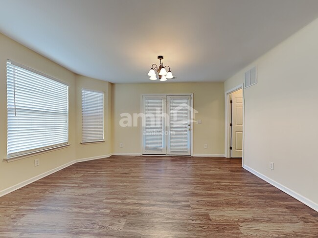 Photo - 3005 Quail Oaks Dr