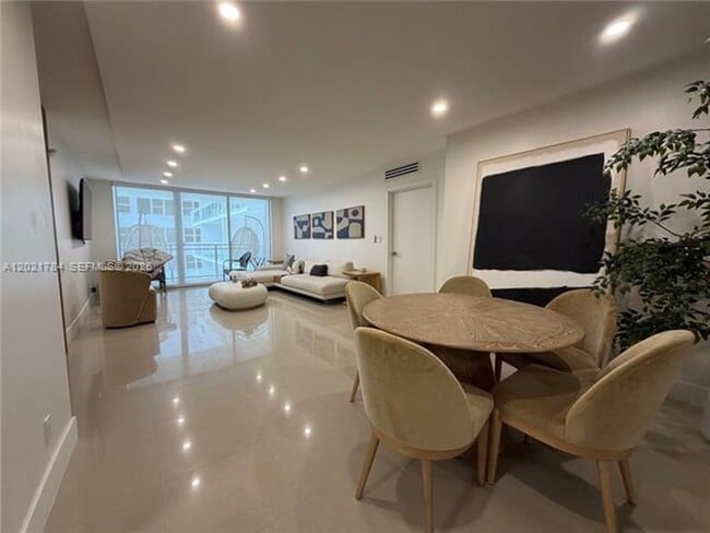 Building Photo - 2030 S Ocean Dr Unit 2030 S Ocean Dr # 2118