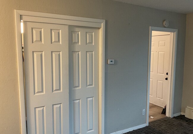 Photo - 1 Bedroom Unit with Garage Space - AVAILABLE NOW! Unidad 1