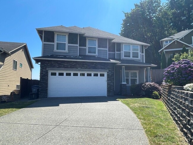 Building Photo - 5Bd/2.5Ba Everett Home