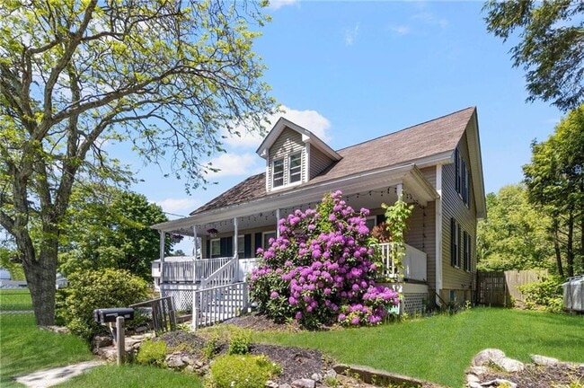 Building Photo - 275 Union Ave Unit 2