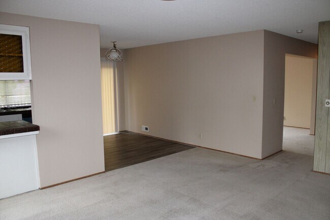 Photo - 3 bed/2 bath home on a quiet court