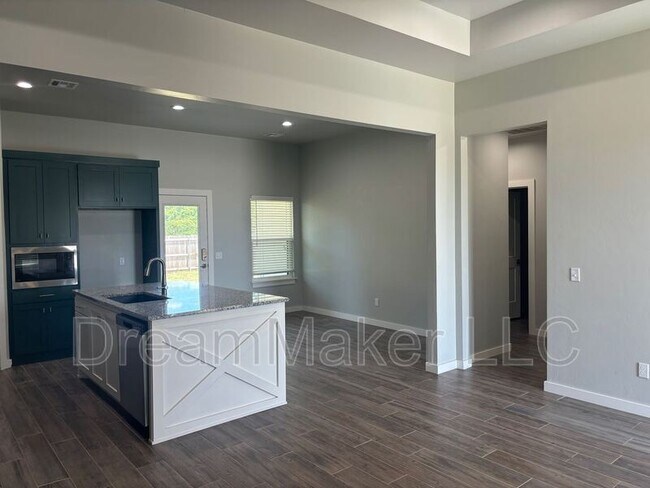 Photo - 5381 Red Maple Ave
