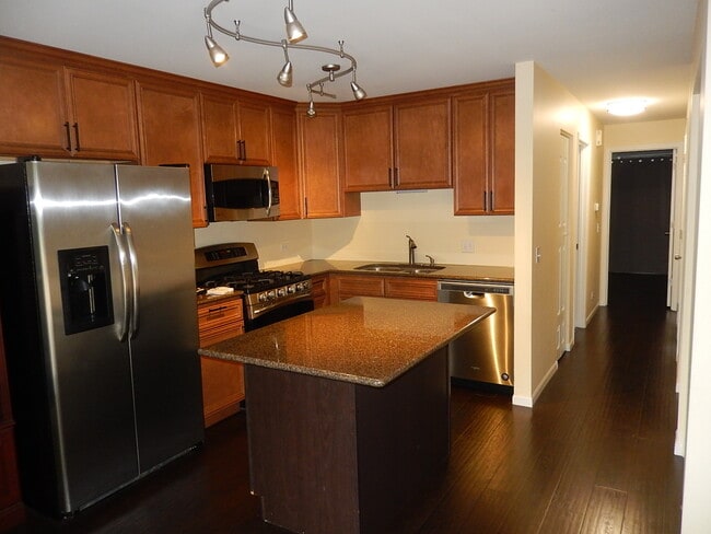 Building Photo - 375 Woodridge Cir Unit 375 Woodridge Circle F