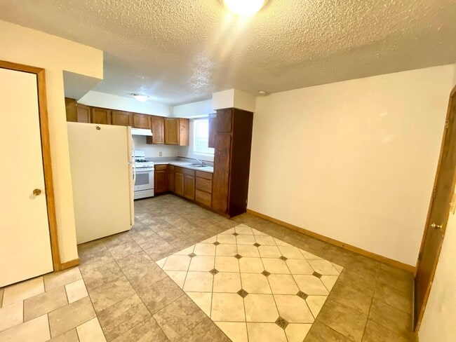 Photo - 3bed House with Garage & Fenced in Yard!