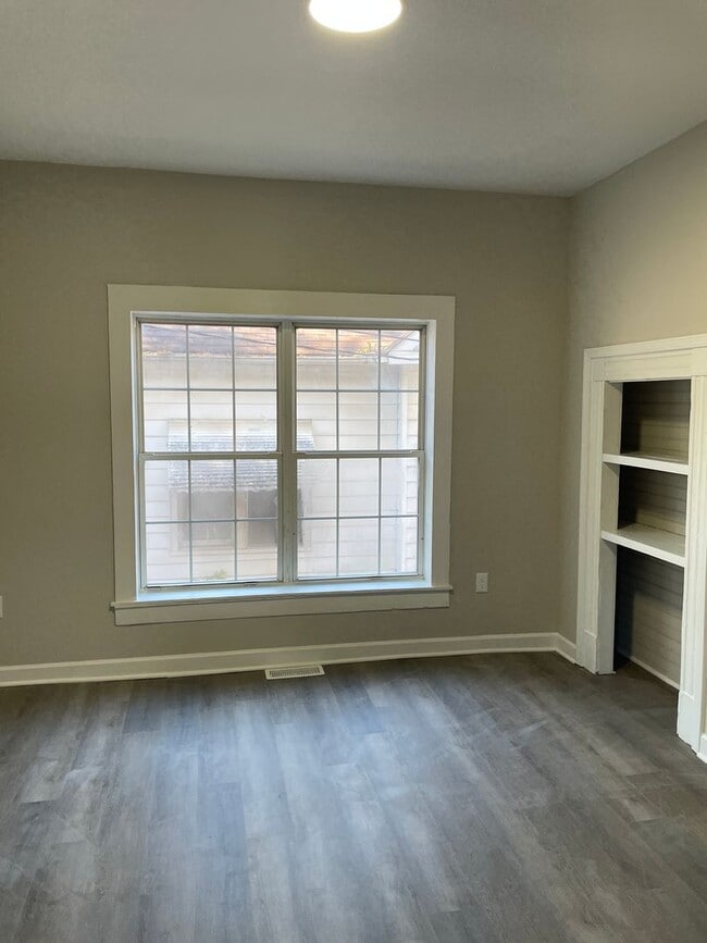 Photo - 628 Goldfloss St