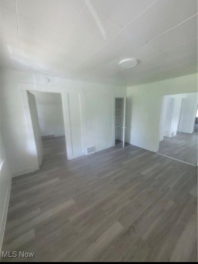 Photo - 709 E 126th St Unit Upstairs