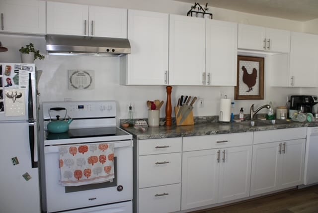 Photo - 84 W Main St