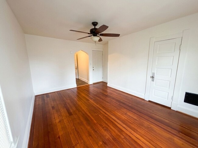 Photo - 3937 Lockwood Ave Unit 4
