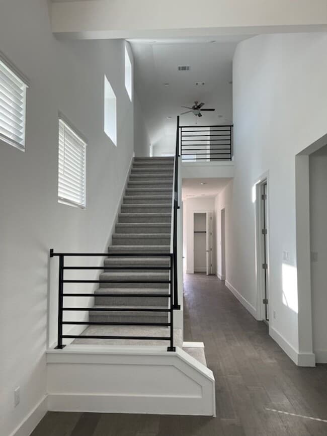 Photo - 3 Bdrm, 2 1/2 bath in Parmer Ranch Neighborhood