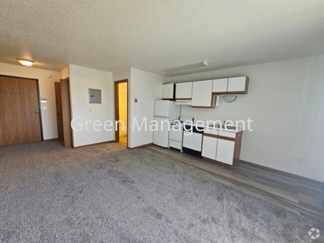 Building Photo - Efficiency/Studio with New Flooring Rental