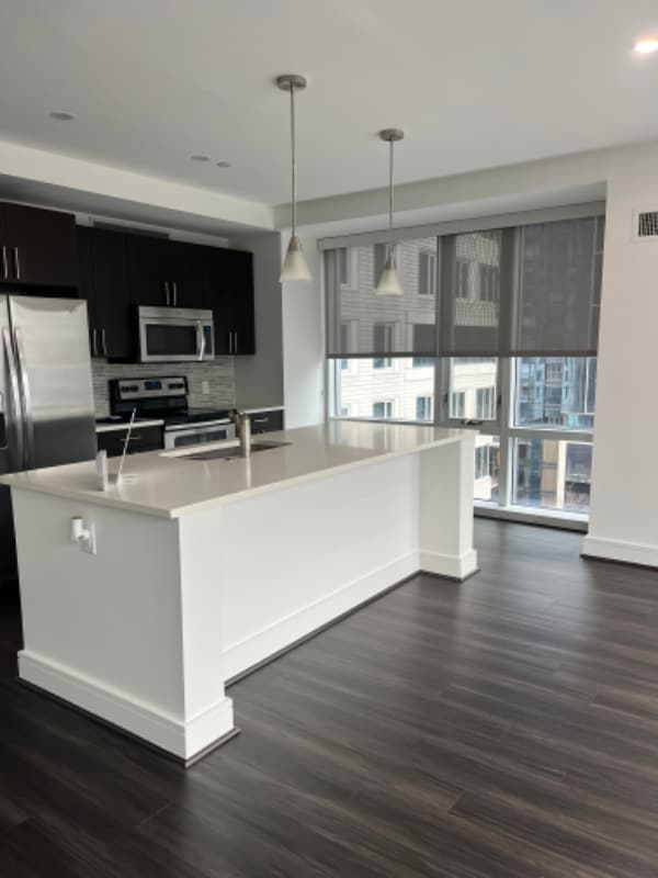 Building Photo - 100 Pier 4 Blvd. Rental