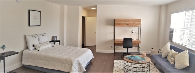 Photo - 10401 Wilshire