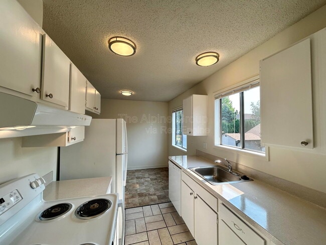 Photo - 6041 SW Valley Ave
