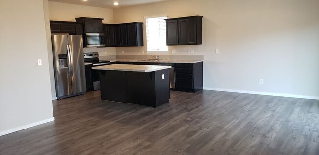 Photo - 10708 Tahoma Ct E