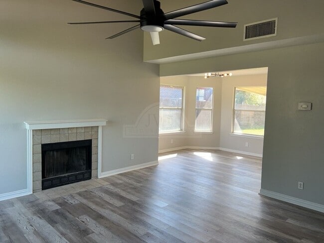 Photo - 2802 Delta Cir