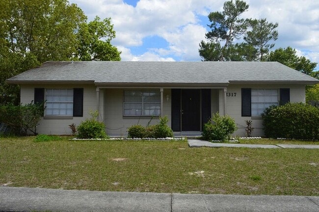 Building Photo - 3 Bedroom, 2 Bath Deltona Home Ready for I...