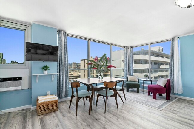 Photo - 2421 Tusitala St