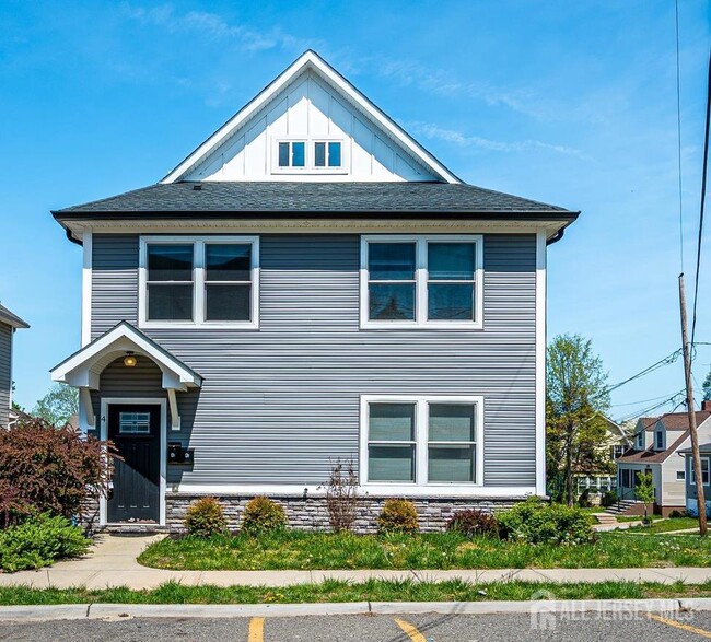 Building Photo - 4 Wilcox Ave Unit B