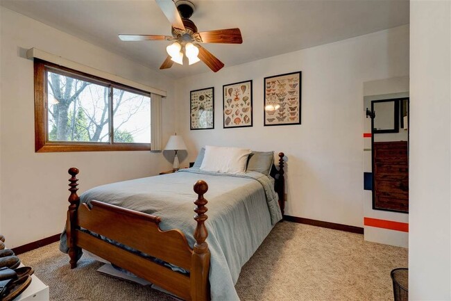 Photo - 814 Bowery St Apartments Unit 3