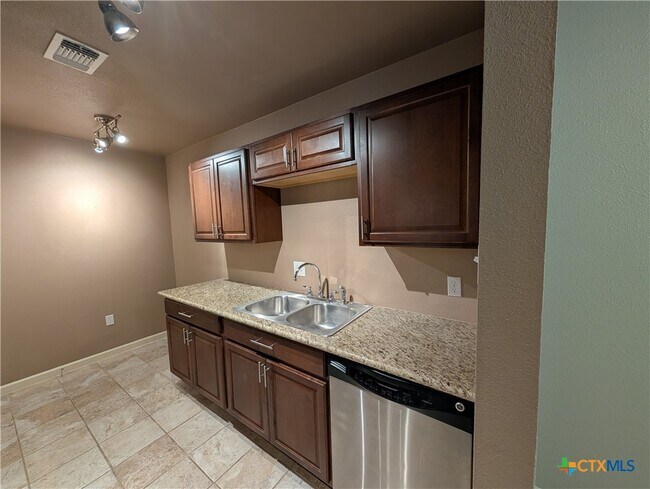 551 Terminal Loop Rd Unit D5