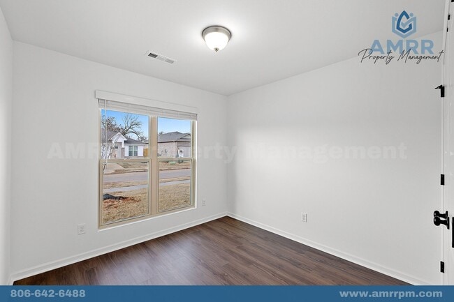 Photo - 117 SW Vanessa St