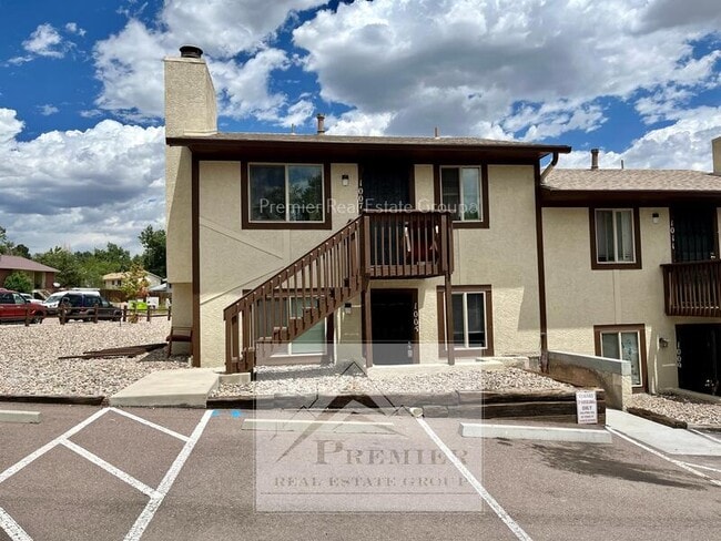 Building Photo - 1005 Western Dr