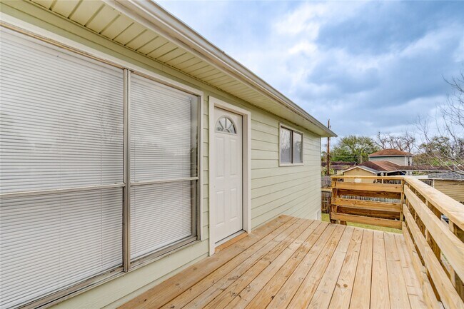 Photo - 6603 Narcissus St