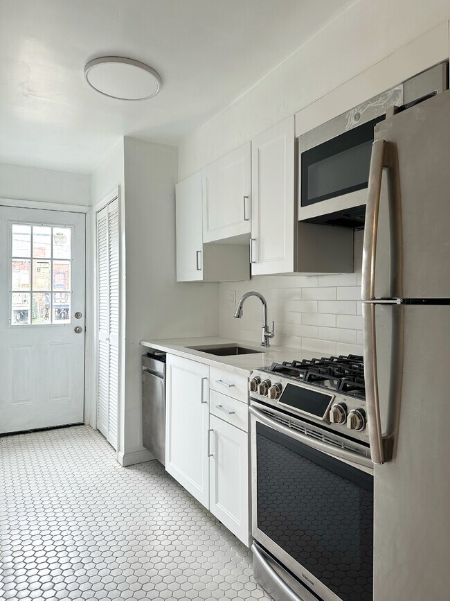 Photo - 1280 16th St NE Unit A