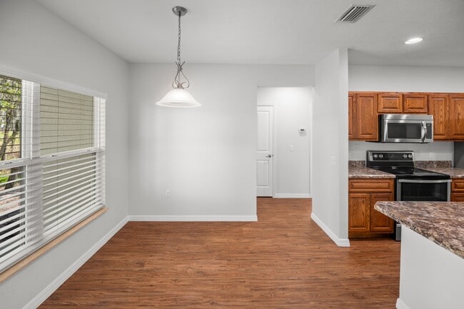 Photo - 1621 Town Park Ct