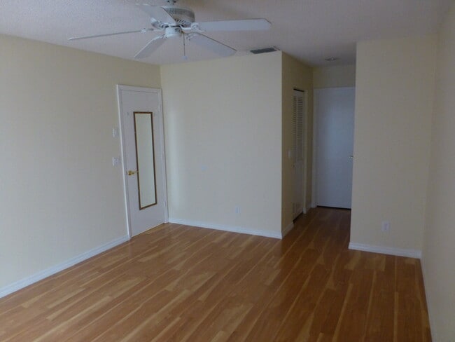 Photo - 912 Highlands Blvd