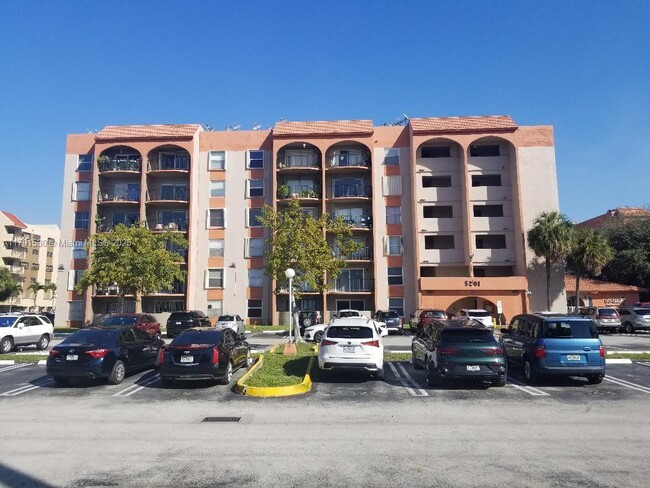 Photo - 5201 NW 7th St Unidad 609W Rental